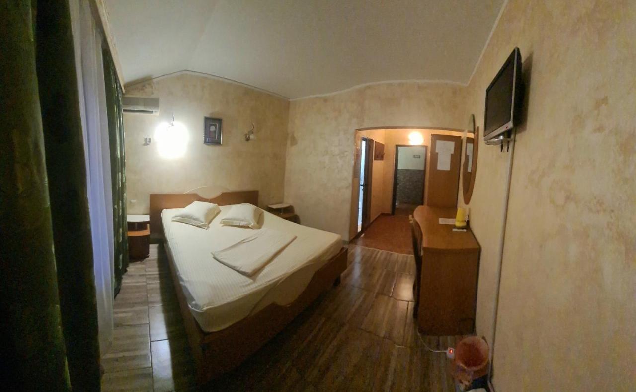 Pensiunea La Palia Iasi Buitenkant foto