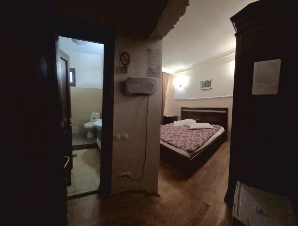 Pensiunea La Palia Iasi Buitenkant foto