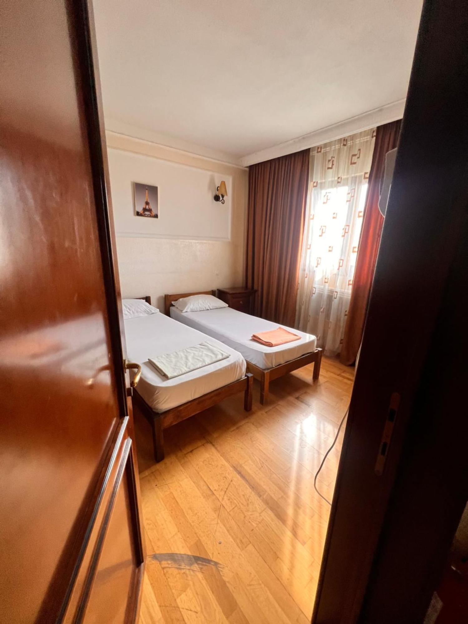 Pensiunea La Palia Iasi Buitenkant foto